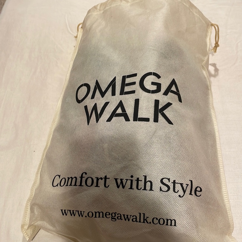 Brand new! Walking shoes and gel inserts